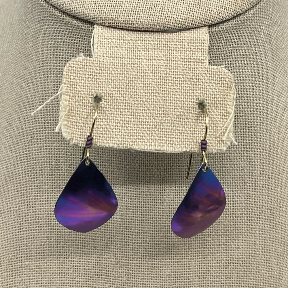Signed Holly Yashi Hammered Niobium Drop Earrings - Blue & Purple - Picture 8 of 15
